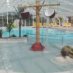 Zecamping 4 Bain A Remous Piscine Couverte Animaux Acceptes Campsite