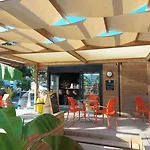 Zecamping 4 Bain A Remous Piscine Couverte Animaux Acceptes Campsite
