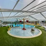 Zecamping 4 Bain A Remous Piscine Couverte Animaux Acceptes