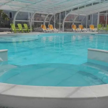 Zecamping 4 Etoiles Bain A Remous Piscine Couverte Animaux Acceptes אתר קמפינג