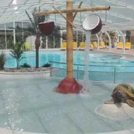 Zecamping 4 Etoiles Bain A Remous Piscine Couverte Animaux Acceptes אתר קמפינג סן ז'אן דה מון