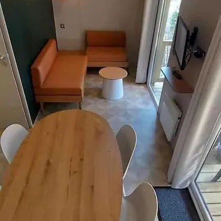 Camping 4 étoiles - Piscine - Eeieih