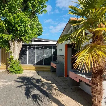 4 étoiles - Piscine - Eeieih