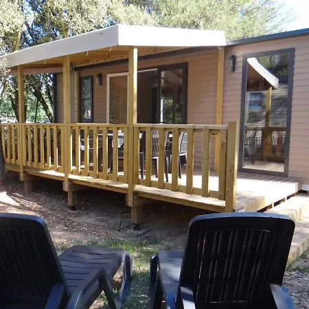 Camping 4 Etoiles - Piscine - Eeieih *