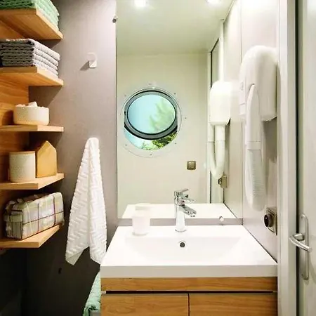 4 étoiles - Piscine - Eeieih *