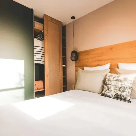 4 étoiles - Piscine - Eeieih