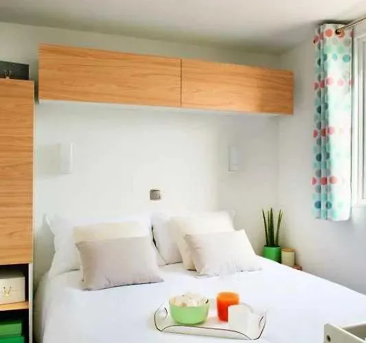 캠프장 4 Etoiles - Piscine - Eeieih