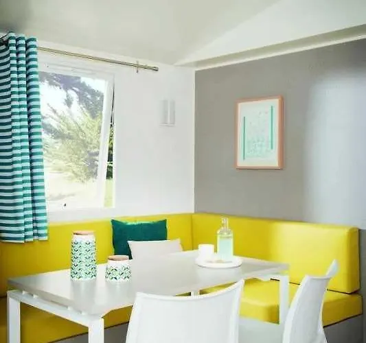 4 Etoiles - Piscine - Eeieih * 생장드몽