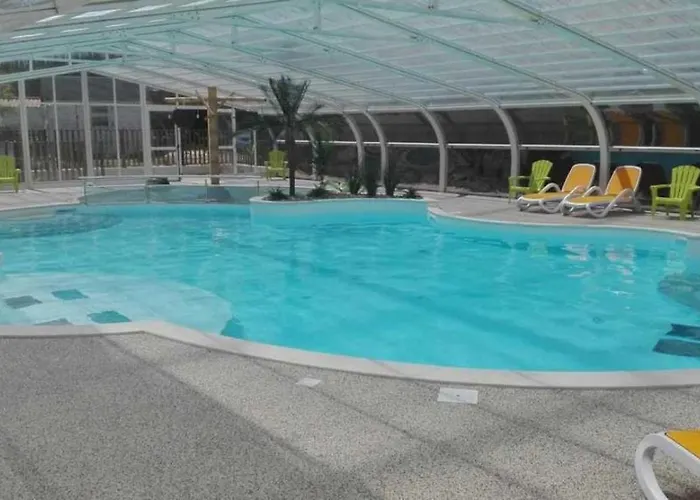 4 Etoiles - Piscine - Eeieih 캠프장 *