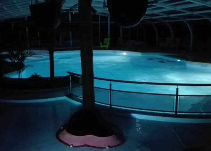 4 Etoiles - Piscine - Eeieih * 생장드몽