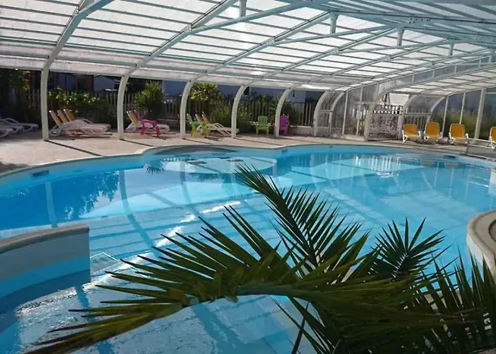 4 Etoiles - Piscine - Eeieih 생장드몽