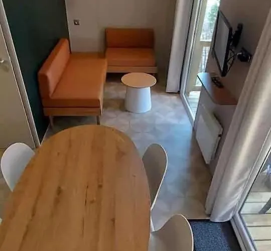 캠프장 4 Etoiles - Piscine - Eeieih