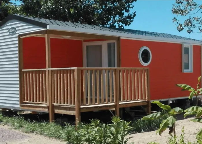 4 Etoiles - Piscine - Eeieih *