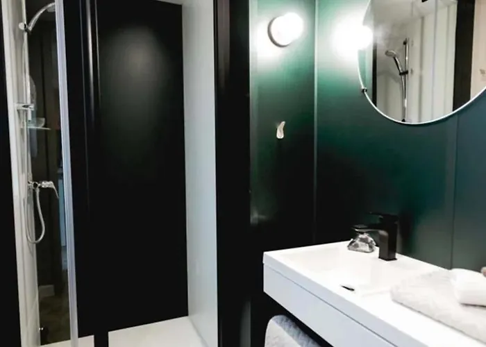 4 Etoiles - Piscine - Eeieih 캠프장 *