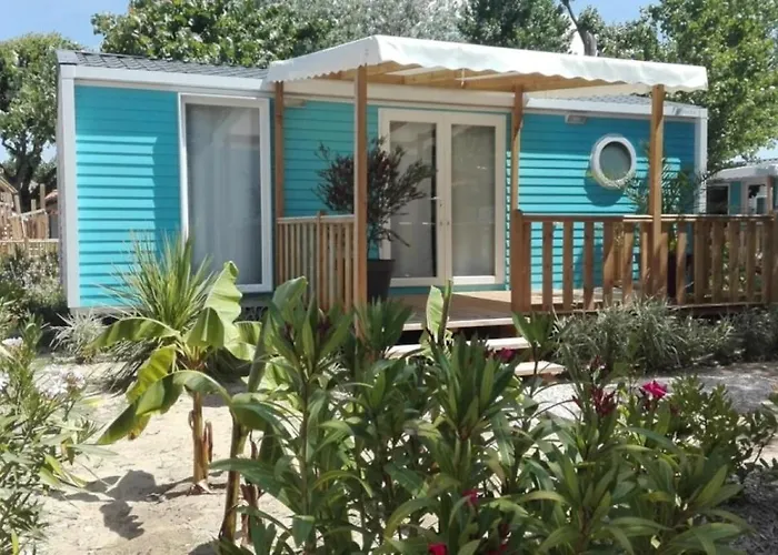 4 Etoiles - Piscine - Eeieih