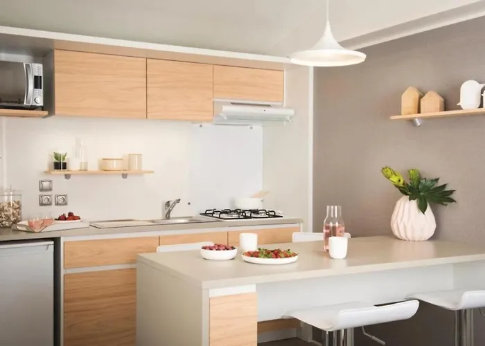 4 Etoiles - Piscine - Eeieih 생장드몽