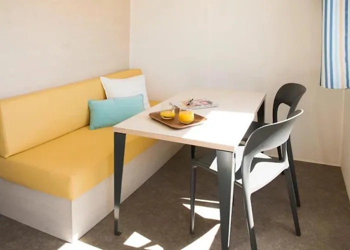 4 Etoiles - Piscine - Eeieih * 생장드몽