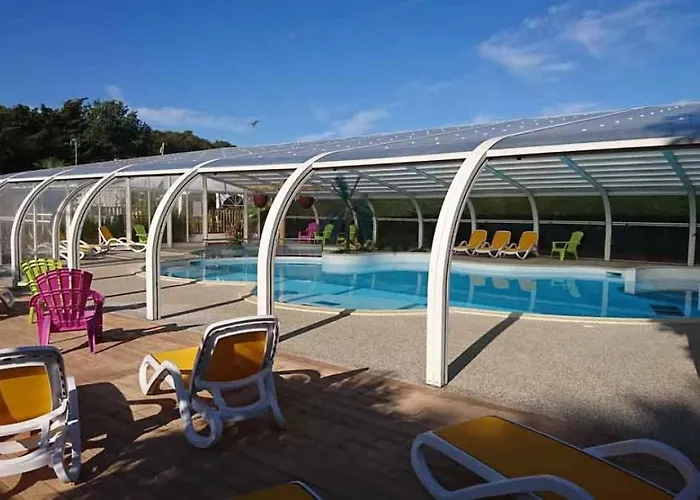 4 Etoiles - Piscine - Eeieih 캠프장 *