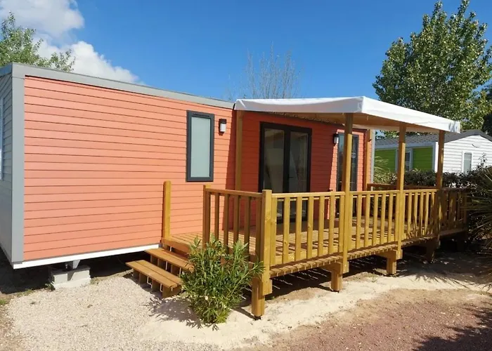 4 Etoiles - Piscine - Eeieih 캠프장 *