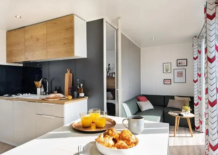 4 Etoiles - Piscine - Eeieih 생장드몽